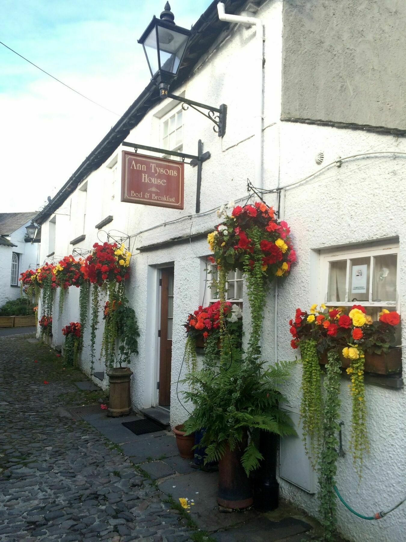 Ann Tysons House Hotel Ambleside Bagian luar foto